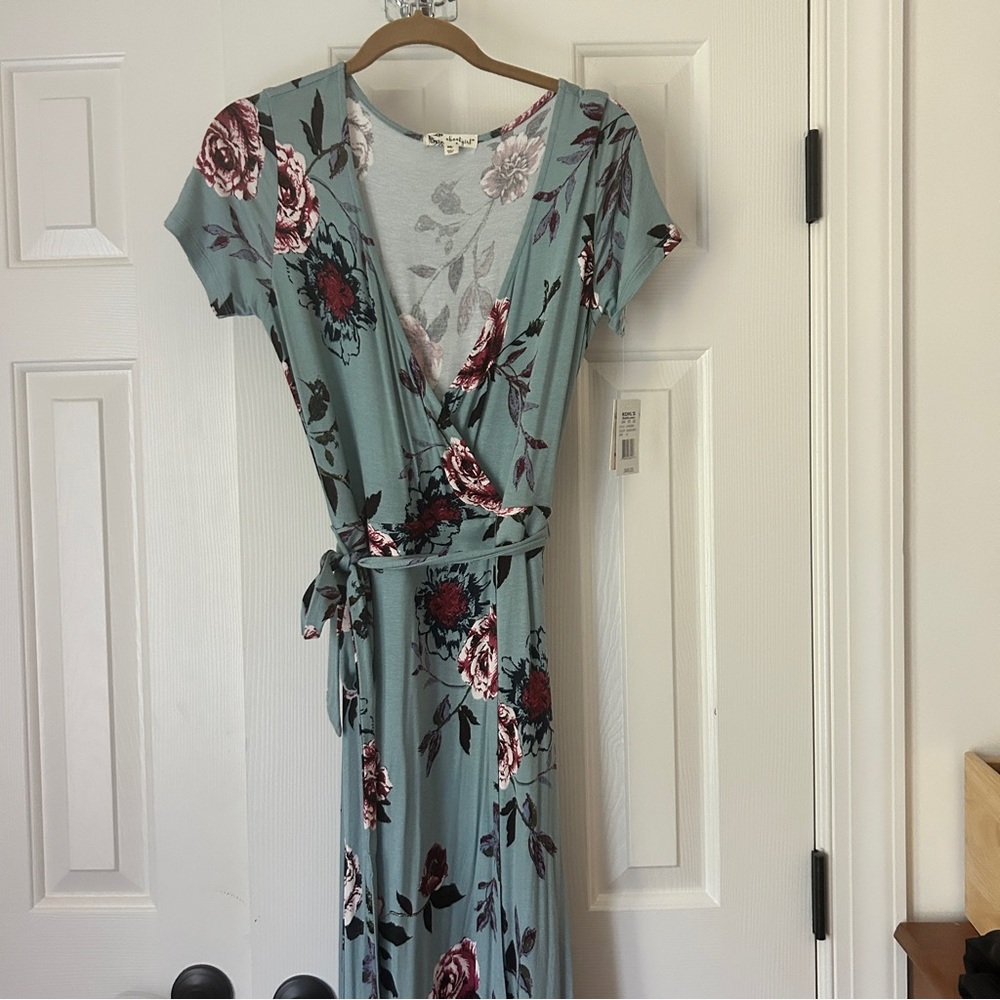 NWT Women’s long dress wrap style dress